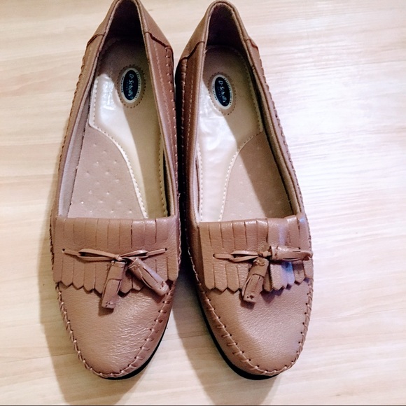 Ladies Dr. Scholls Tan Tassel Flats Loafers Shoes - Picture 2 of 7